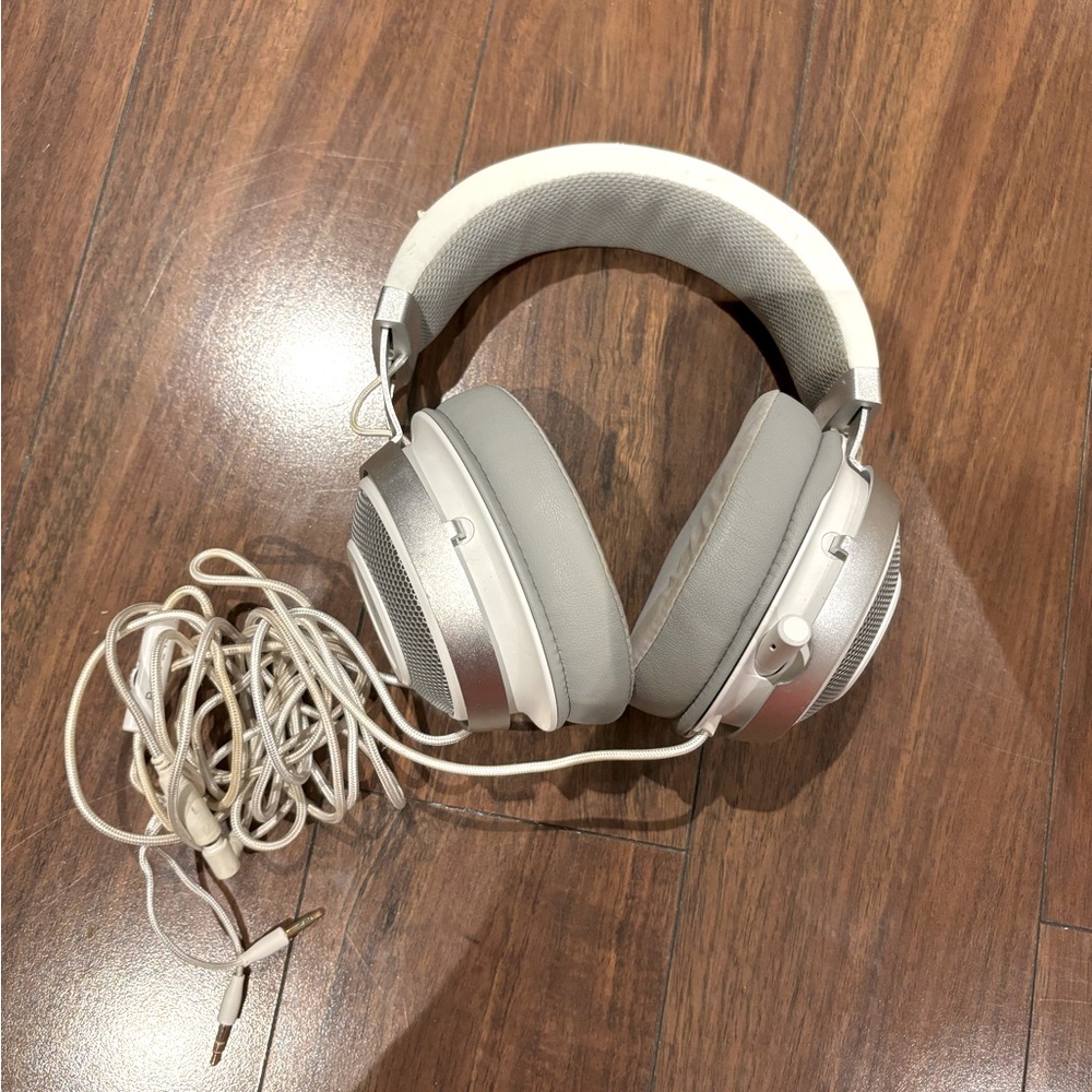 Razed Kraken White Gaming Headset
